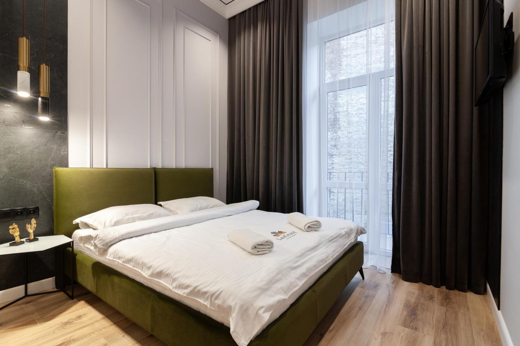 Leogrand Apartments On Franka 35 Lviv Exterior foto
