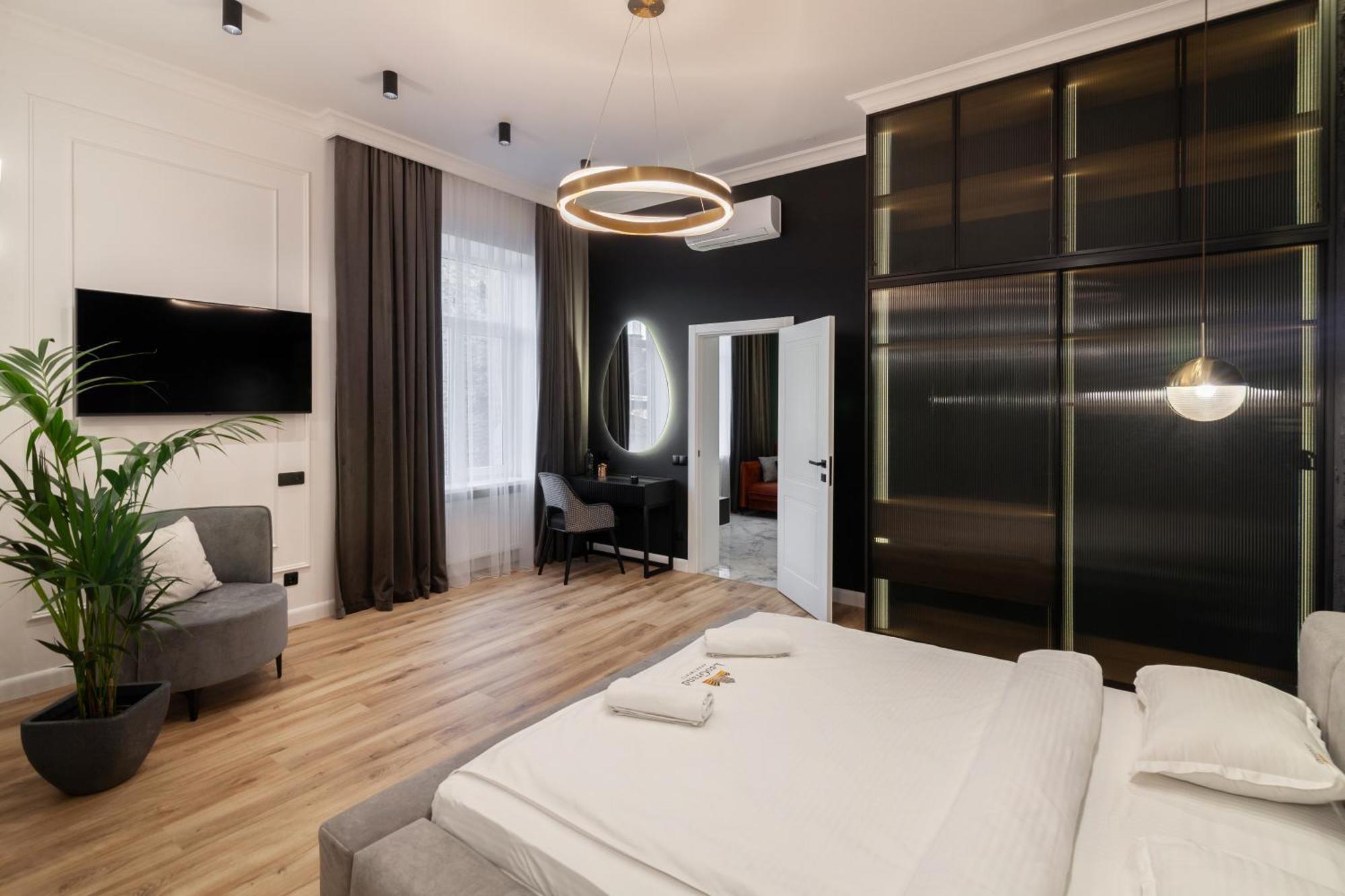 Leogrand Apartments On Franka 35 Lviv Exterior foto
